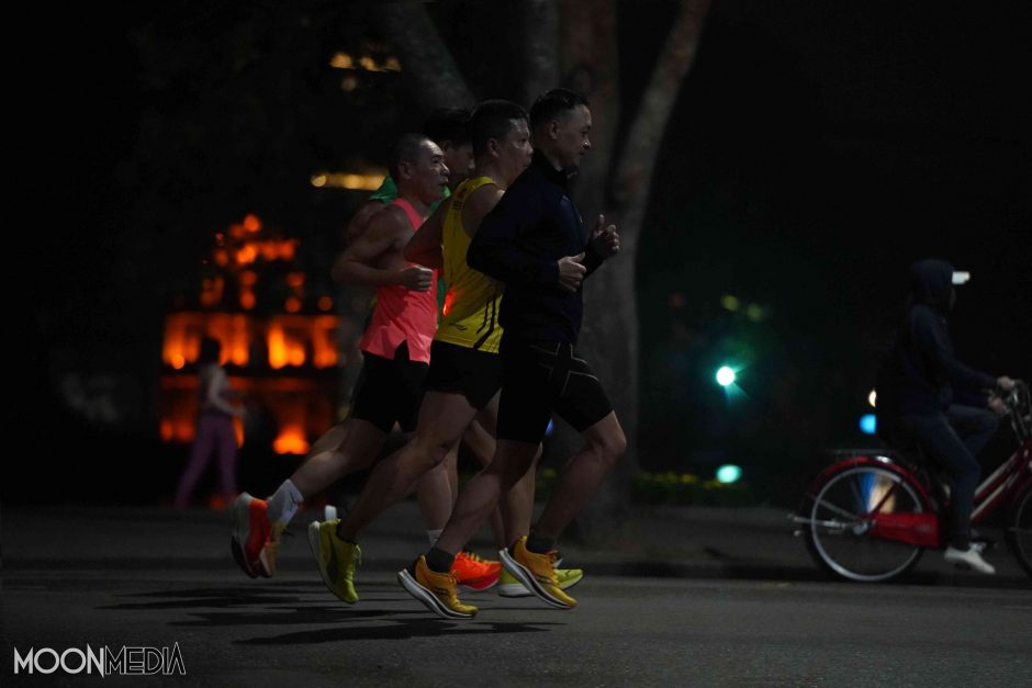 Nhật kí Chay365 Long Run tuần thứ 40: Một sáng thứ bảy chạy bộ như trẩy hội!